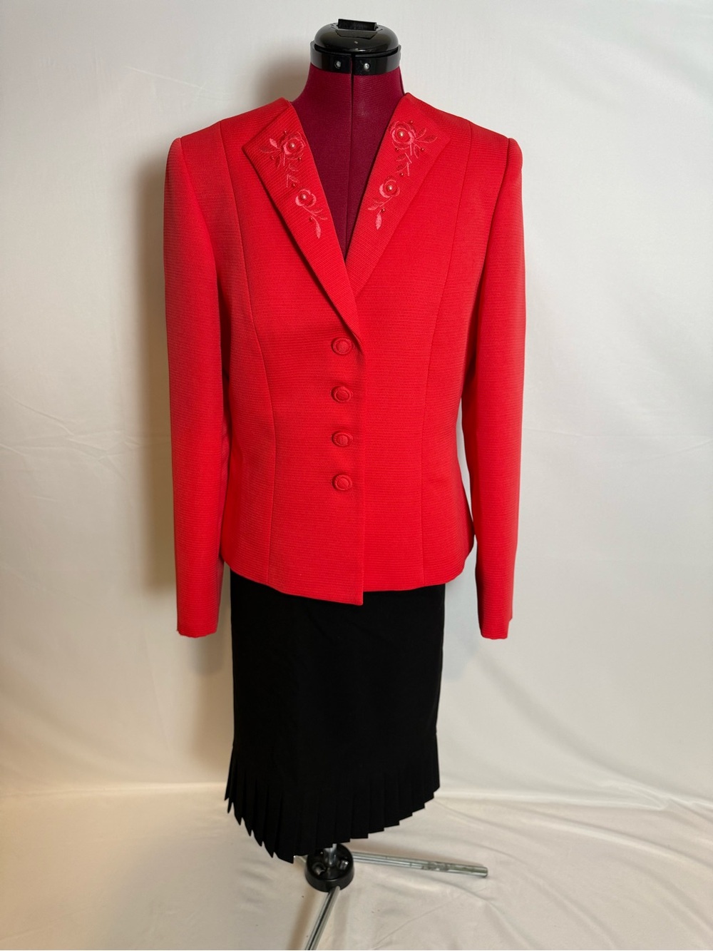 Tahari ASL Skirt Suit Size 8 Orange & Black Blazer & Skirt Beaded Collar